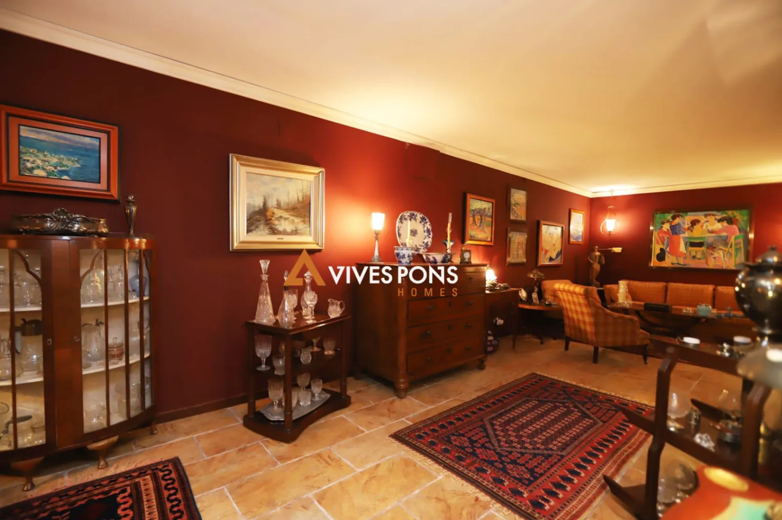 Amplia villa de estilo contemporáneo excelentemente ubicada, Dénia