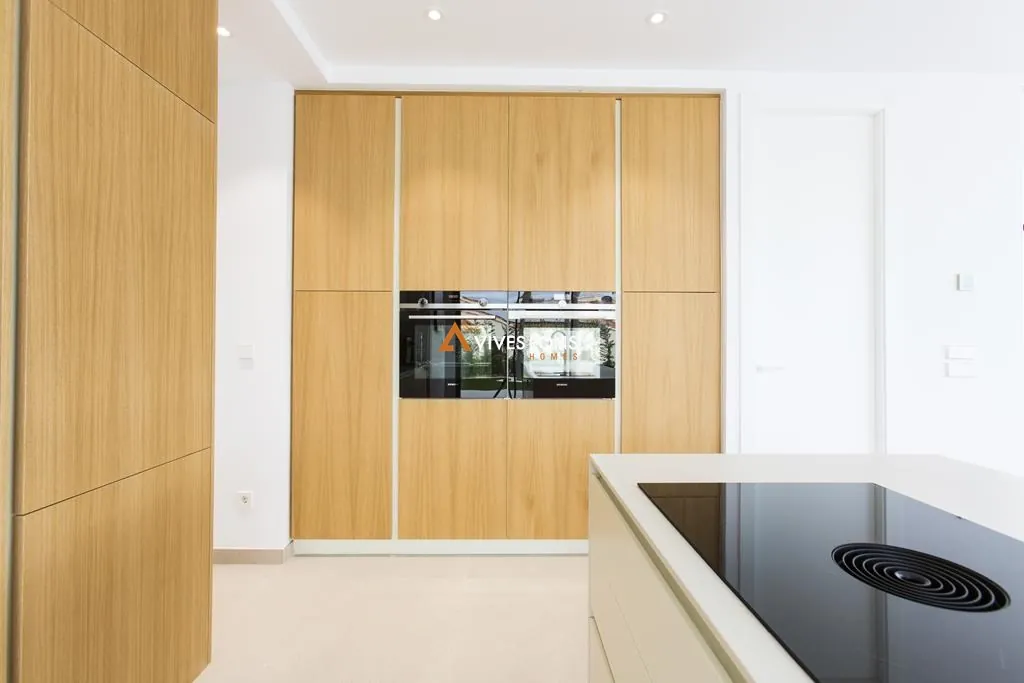 Modern villa with views in Dénia