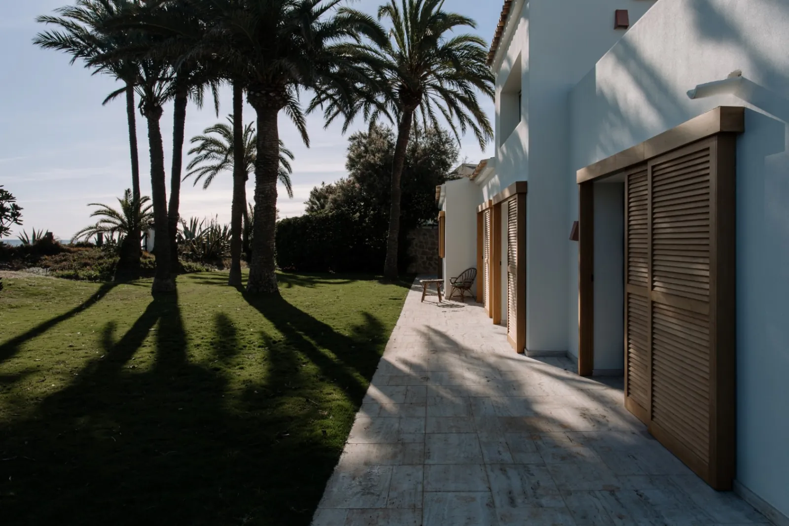Villa en primera línea de mar renovada integralmente