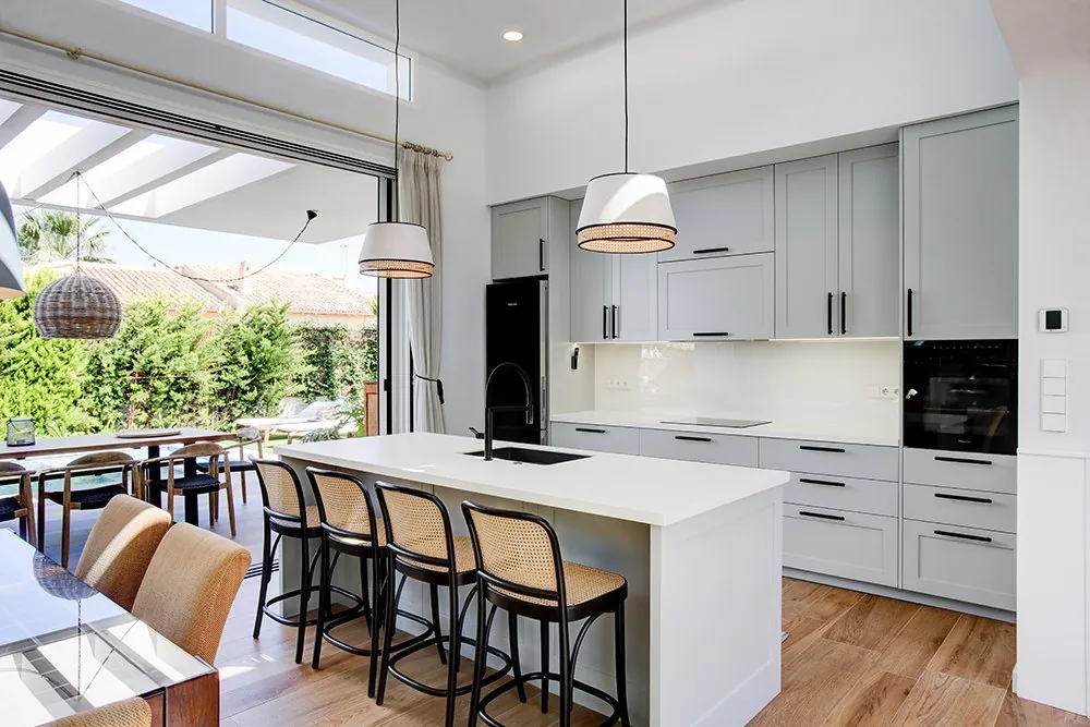 Villa moderna construida por Vives Pons Homes