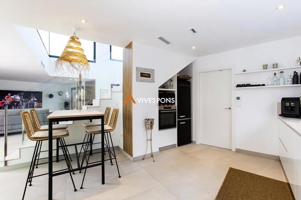 Villa moderna a solo 2,5 km de la Marineta Cassiana, Dénia