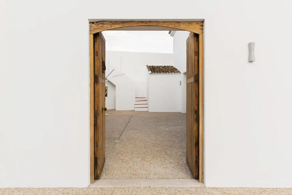 Finca completely renovated by Vives Pons in Xeresa