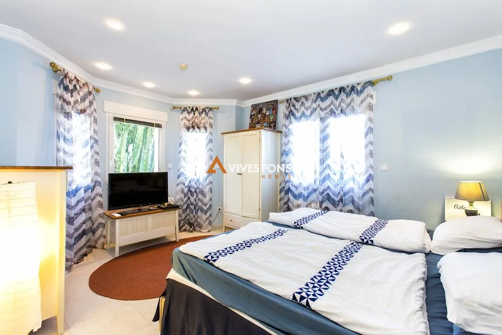 Villa con vistas abiertas al mar y muy soleada, Dénia