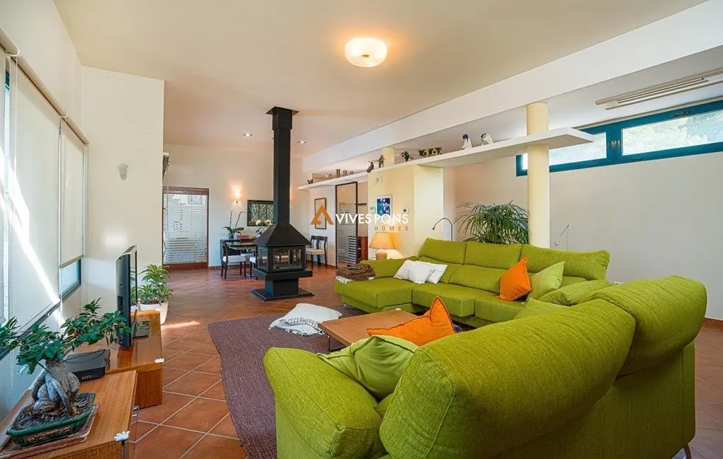 Villa moderna excelentemente ubicada a los pies del Montgó, Jávea