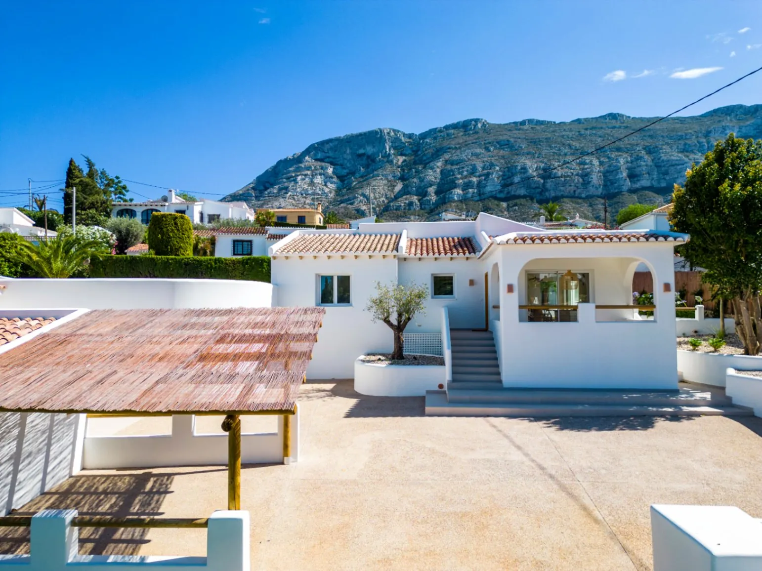 Villa con apartamento independiente, reforma integral, a 1,5 km de la Marineta Cassiana, Dénia