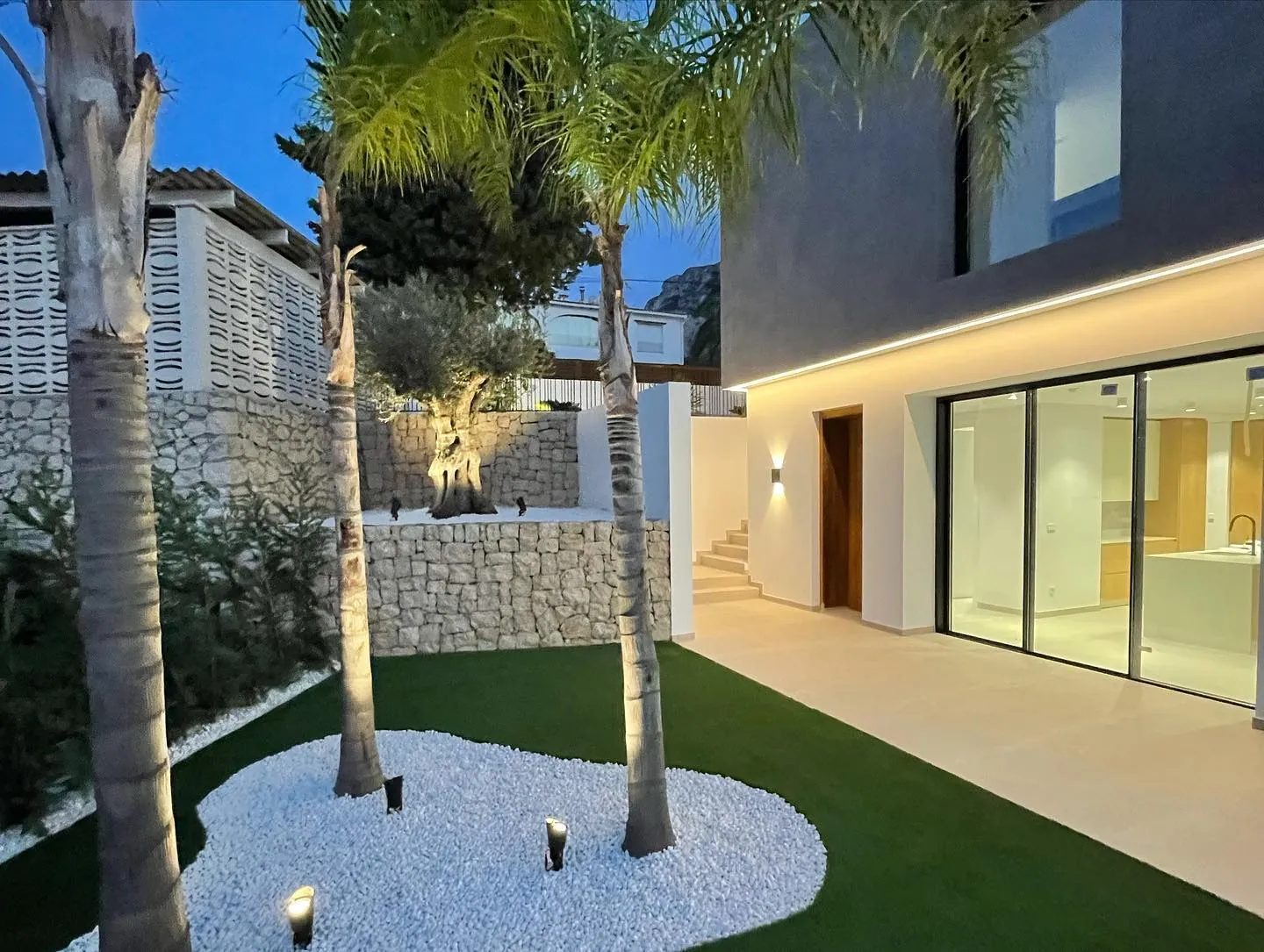 Modern villa with views in Dénia