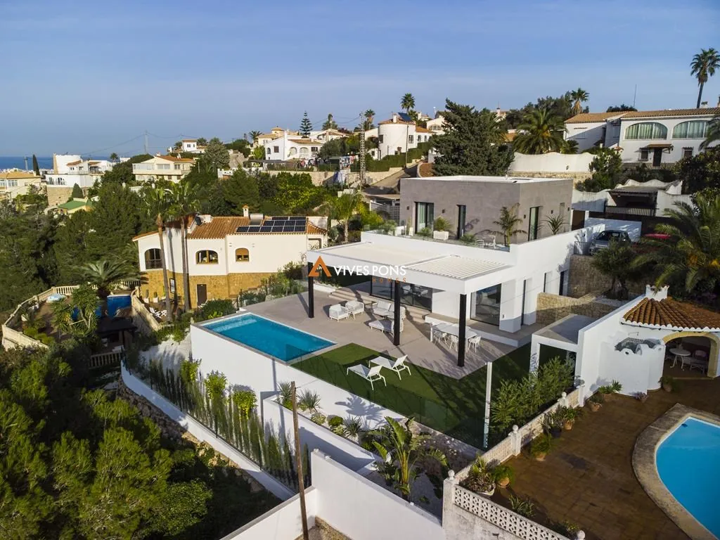 Modern villa with views in Dénia