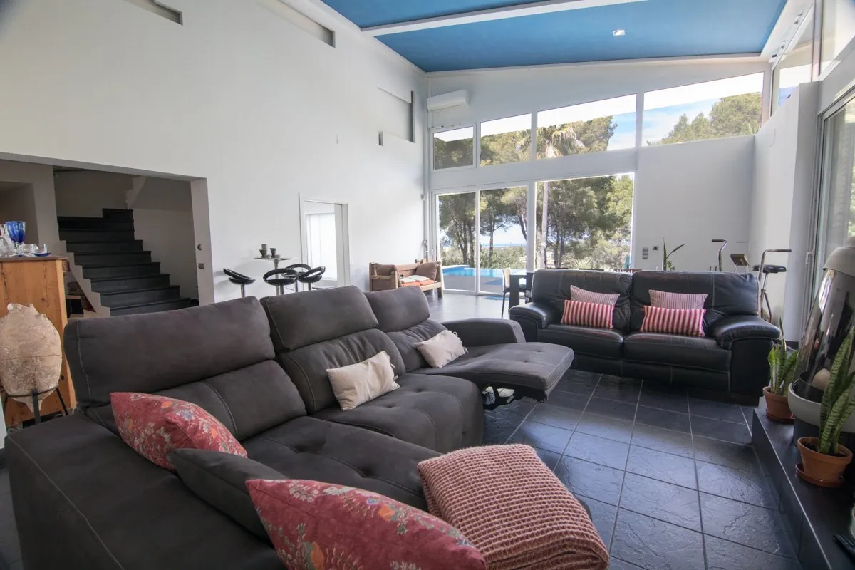 Villa moderna en la Urbanización La Sella