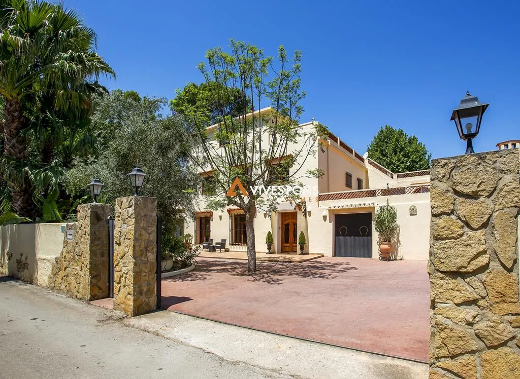Finca renovada con mucho estilo en Pedreguer