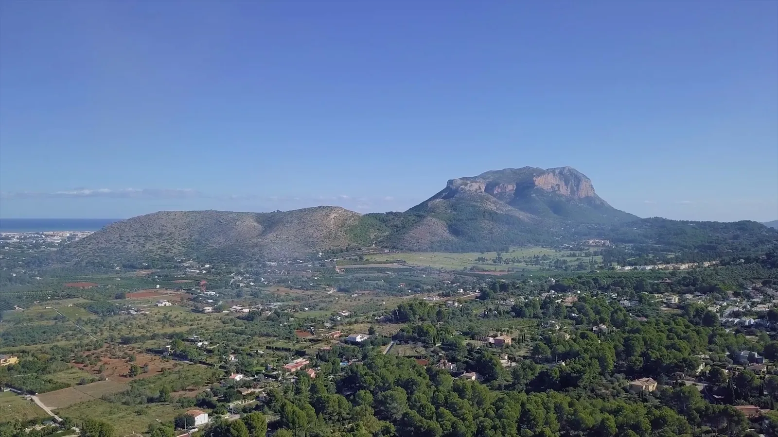 Villa moderna en la Urbanización La Sella