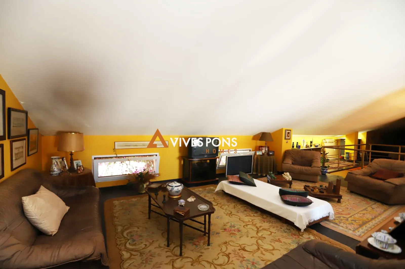 Amplia villa de estilo contemporáneo excelentemente ubicada, Dénia