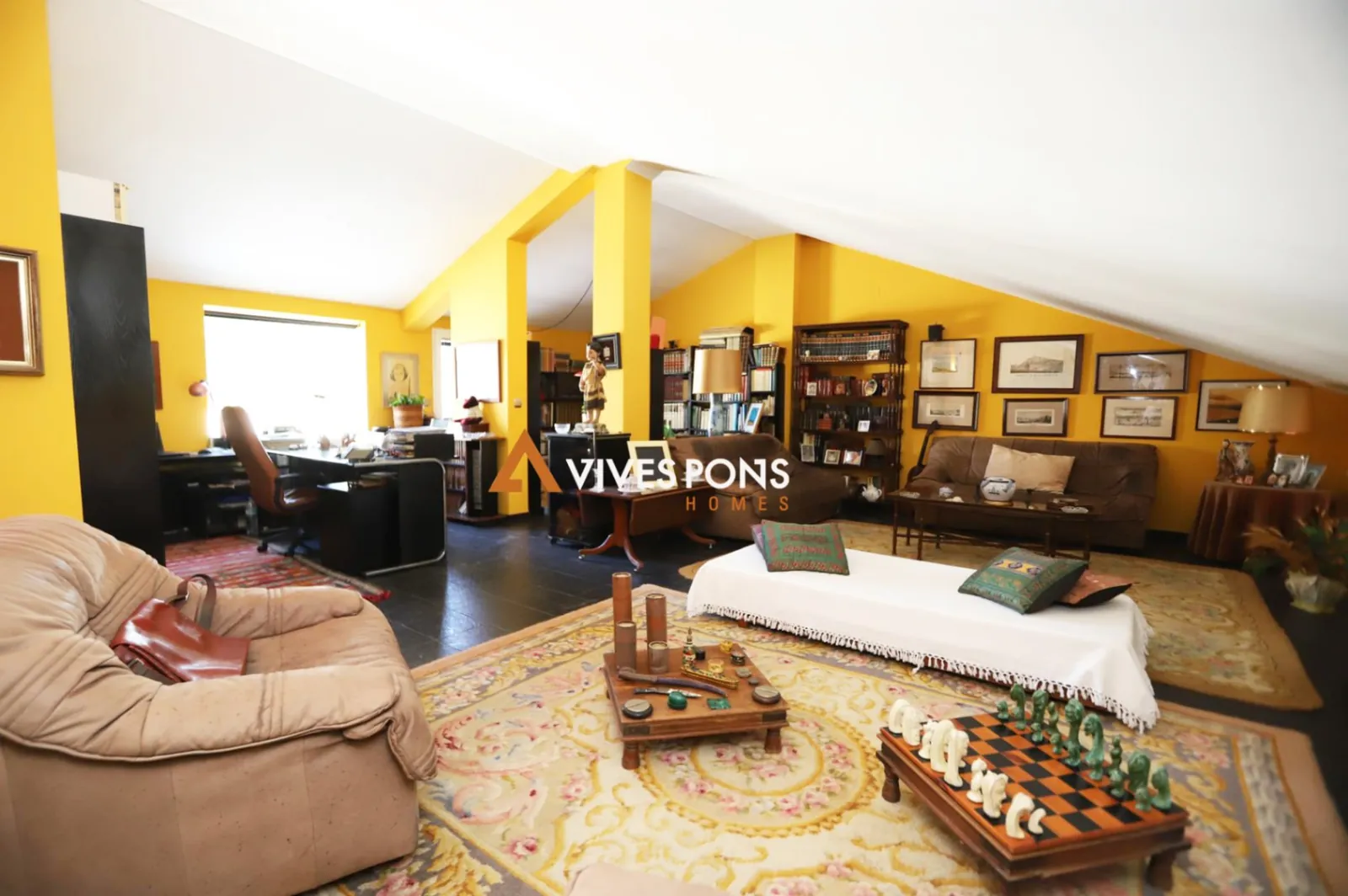 Amplia villa de estilo contemporáneo excelentemente ubicada, Dénia