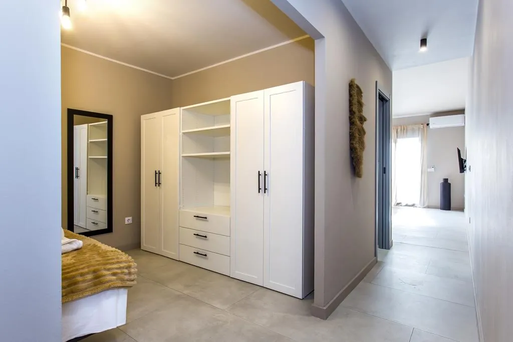 Reforma integral compuesta por cinco apartamentos y con licencia de alquiler turístico, Dénia centro