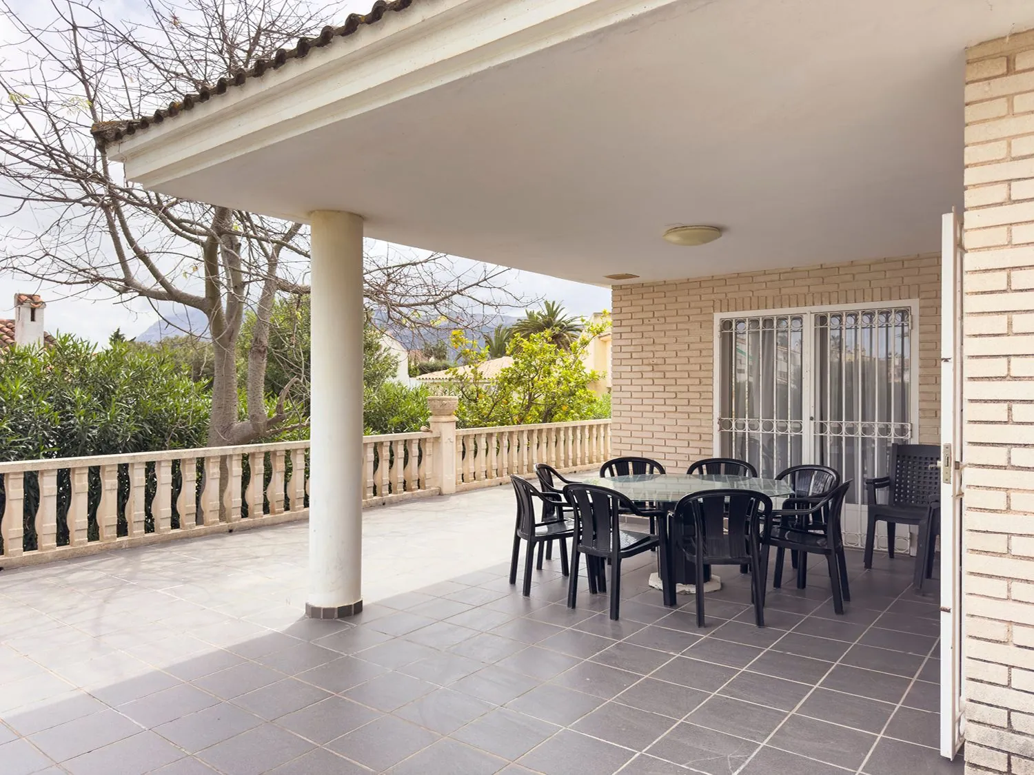 Fantástico chalet unifamiliar con piscina privada y amplias terrazas en Denia