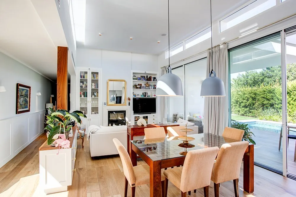 Villa moderna construida por Vives Pons Homes