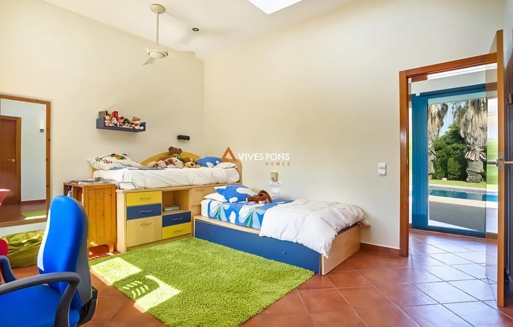 Villa moderna excelentemente ubicada a los pies del Montgó, Jávea