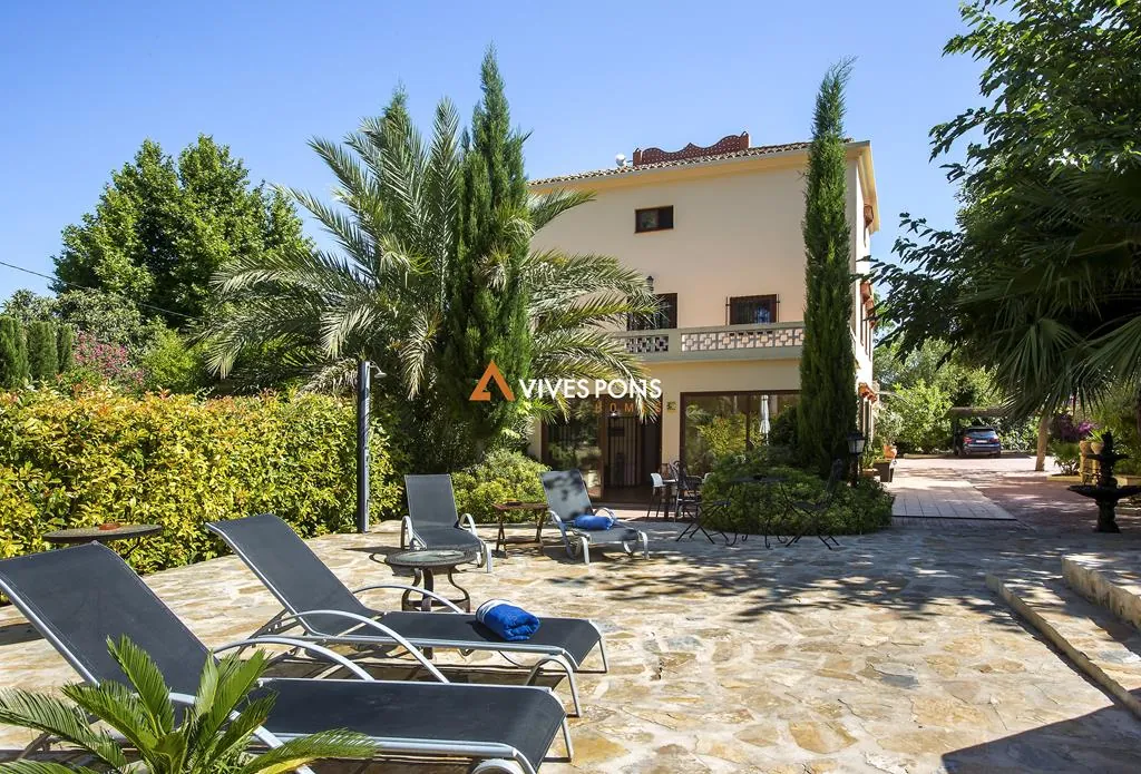 Finca renovada con mucho estilo en Pedreguer