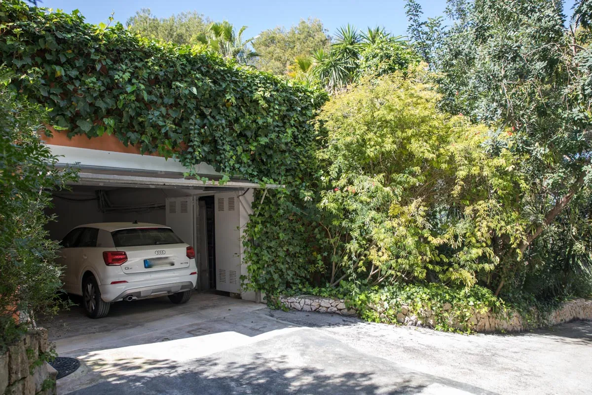 Villa moderna en la Urbanización La Sella