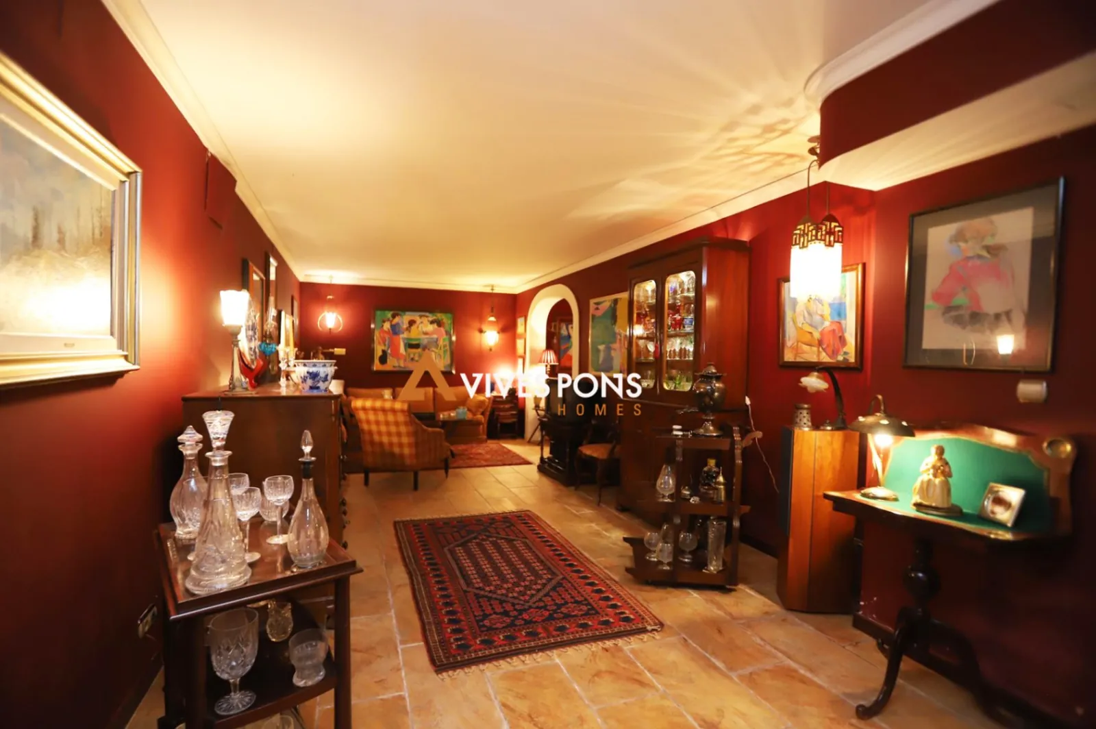 Amplia villa de estilo contemporáneo excelentemente ubicada, Dénia