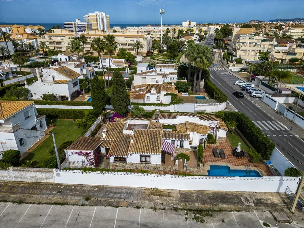 Villa independiente a 50 m de la playa, Dénia