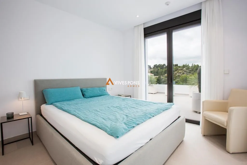 Modern villa with views in Dénia