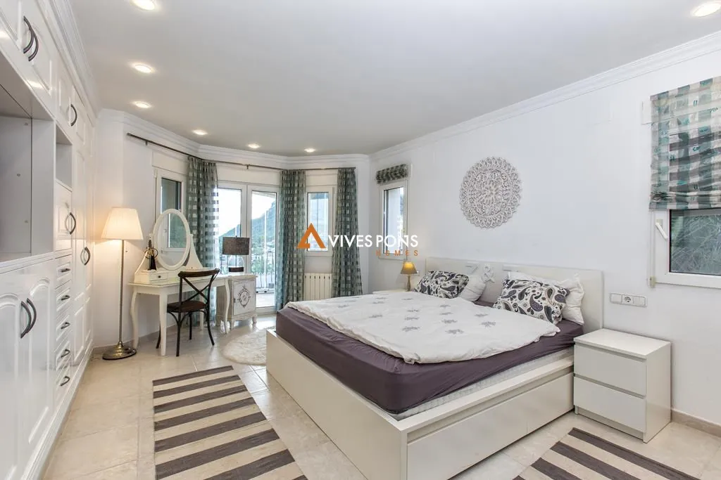 Villa con vistas abiertas al mar y muy soleada, Dénia