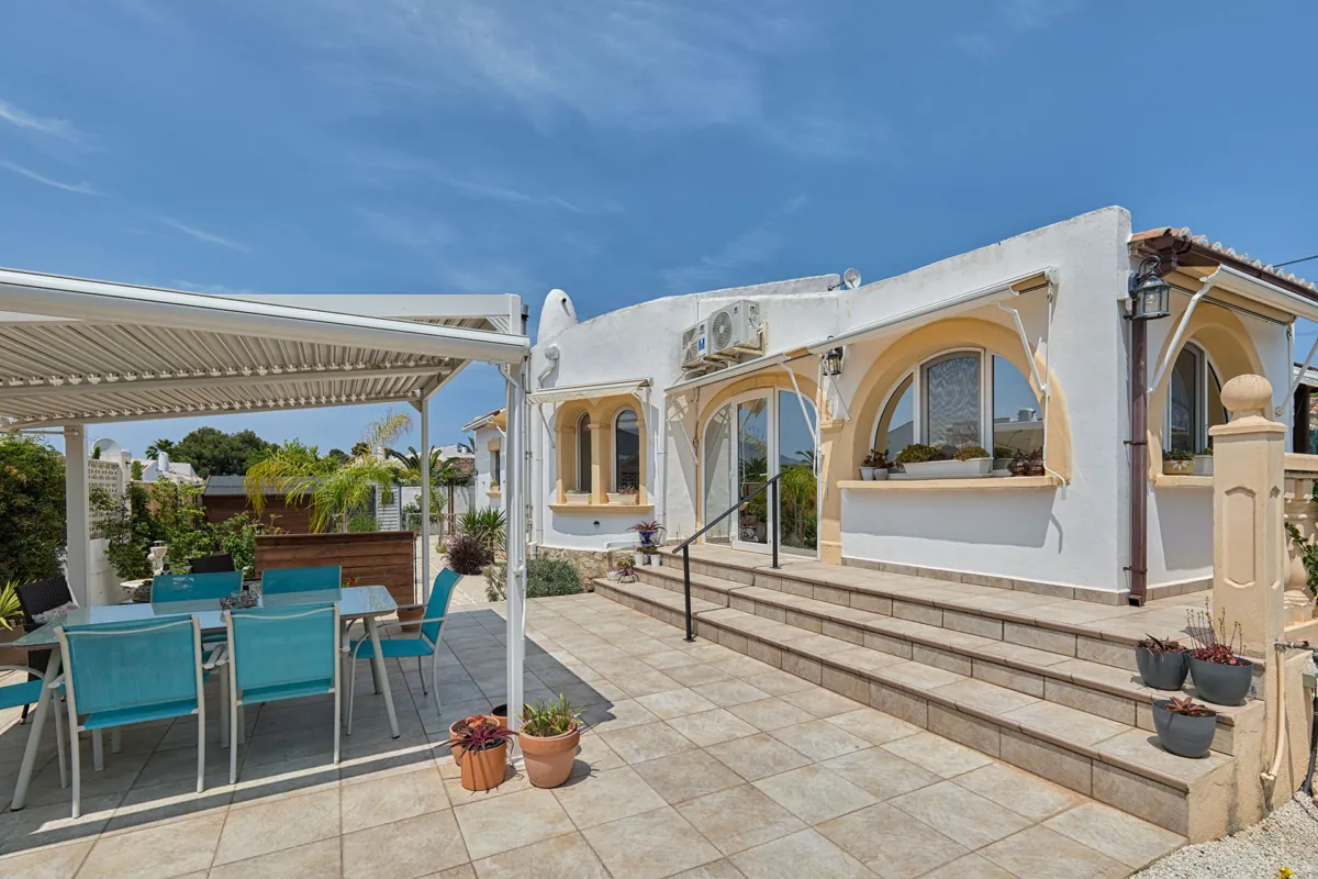 Venta. Chalet/Villa en Jávea