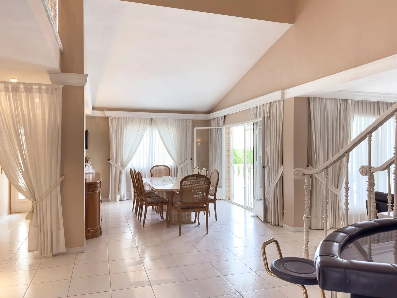 Fantástico chalet unifamiliar con piscina privada y amplias terrazas en Denia