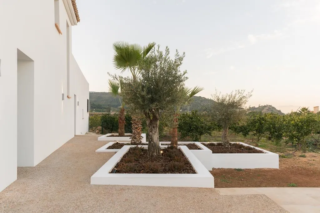 Finca completely renovated by Vives Pons in Xeresa