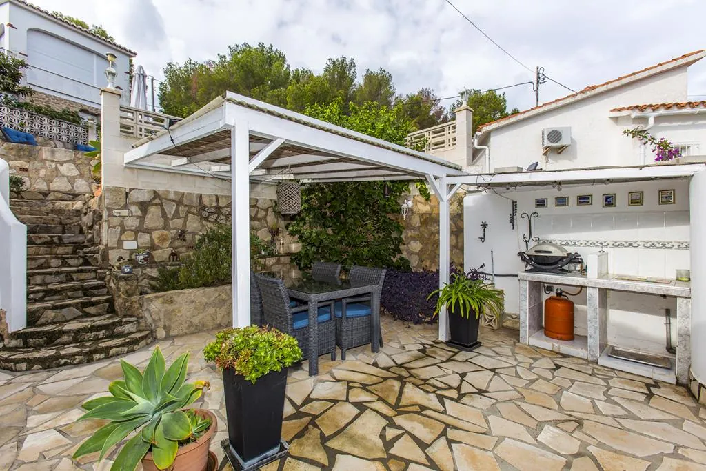 Villa con vistas al mar y en una sola planta en zona Florida, Dénia