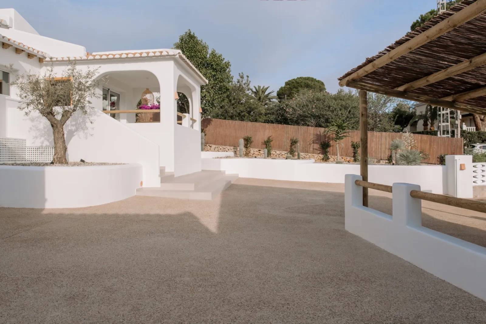 Villa con apartamento independiente, reforma integral, a 1,5 km de la Marineta Cassiana, Dénia