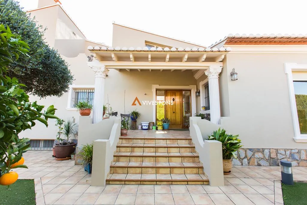 Villa muy soleada a 1,5 km del centro de Dénia