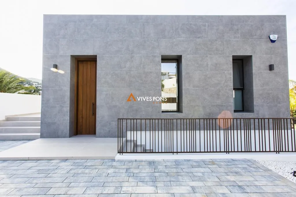 Modern villa with views in Dénia