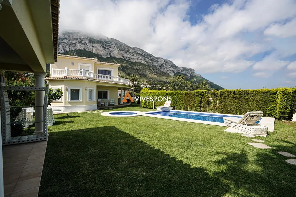 Villa con vistas al mar en Dénia