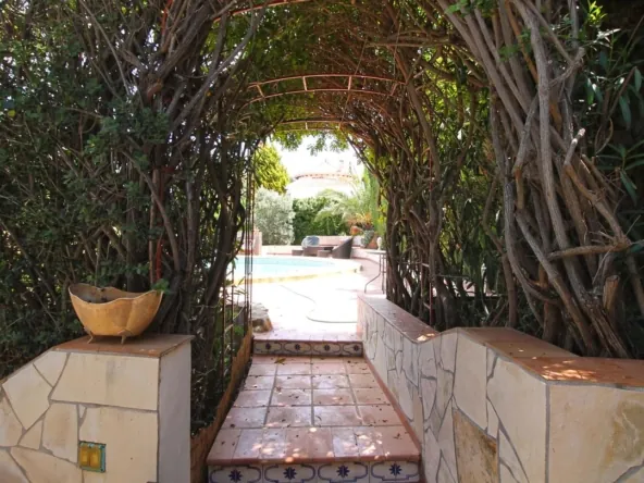 Villa con apartamento independiente y vistas al Montgó, Dénia