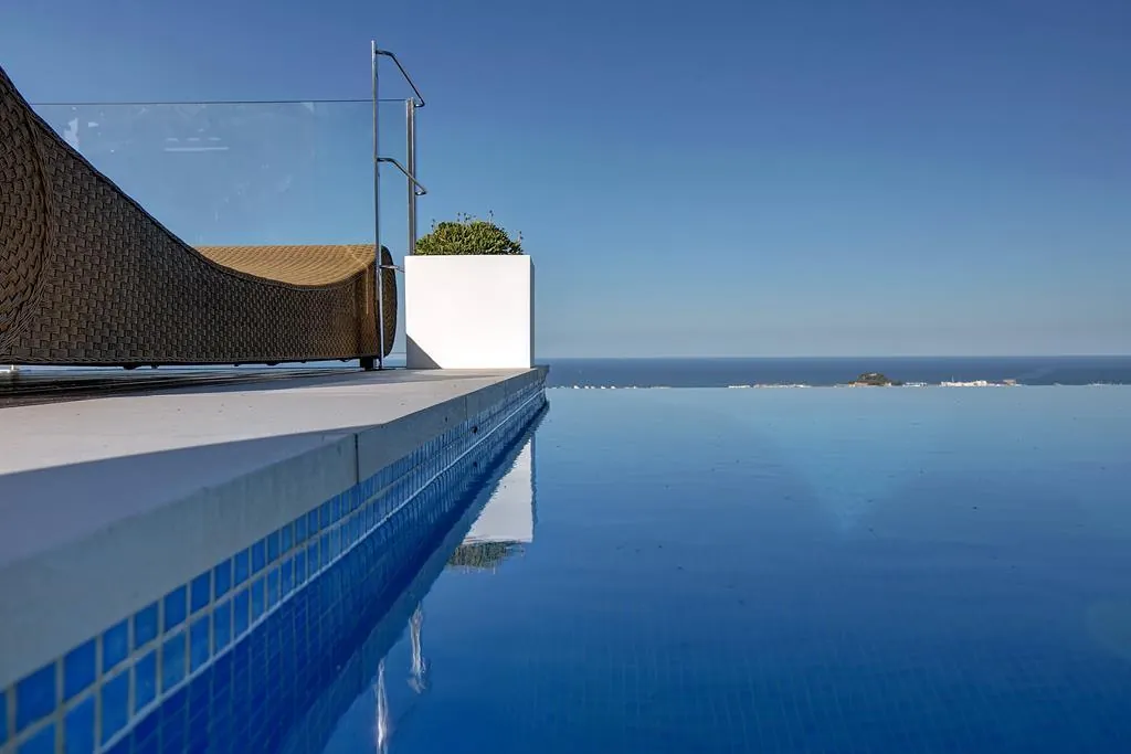 Villa moderna construida por Vives Pons con vistas al mar en Dénia