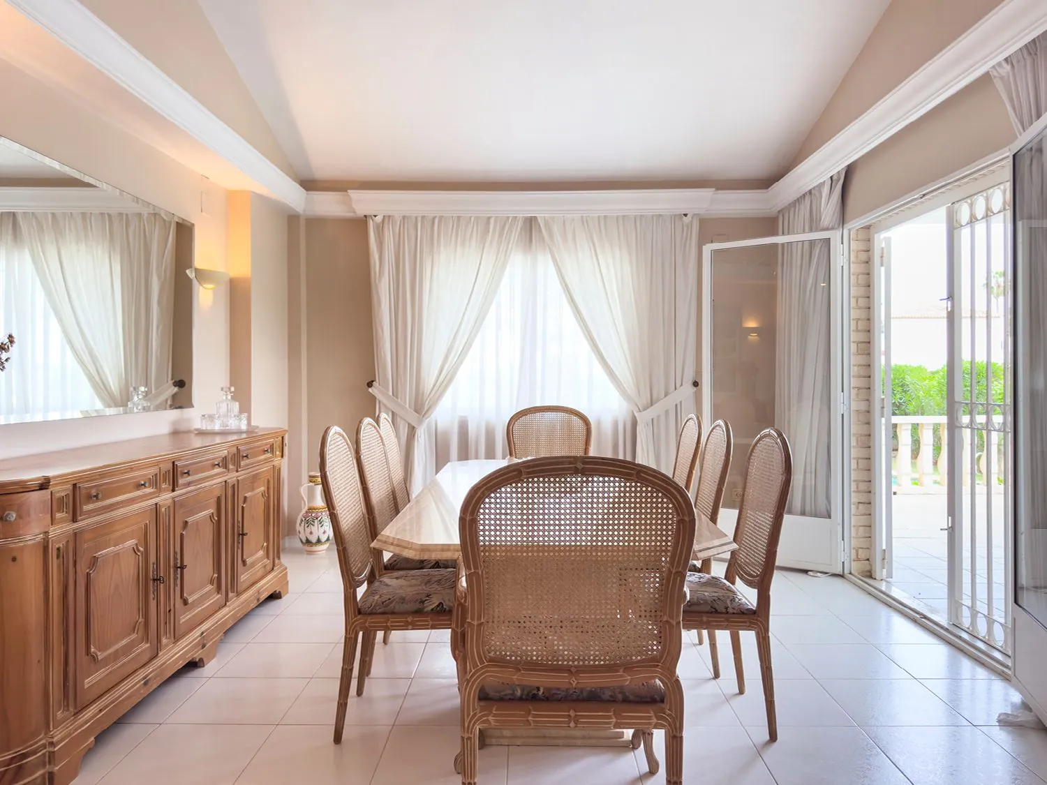 Fantástico chalet unifamiliar con piscina privada y amplias terrazas en Denia