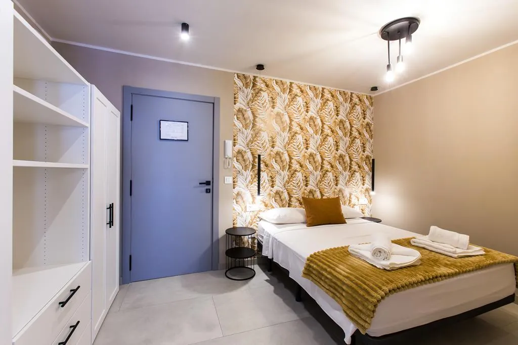 Reforma integral compuesta por cinco apartamentos y con licencia de alquiler turístico, Dénia centro