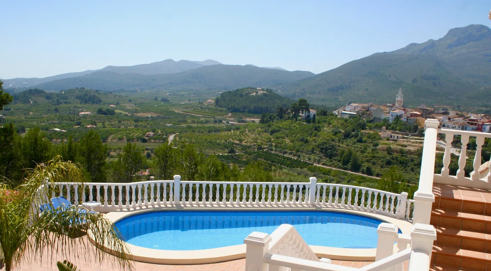 Villa en perfecto estado y con preciosas vistas al valle de Jalón, en Parcent