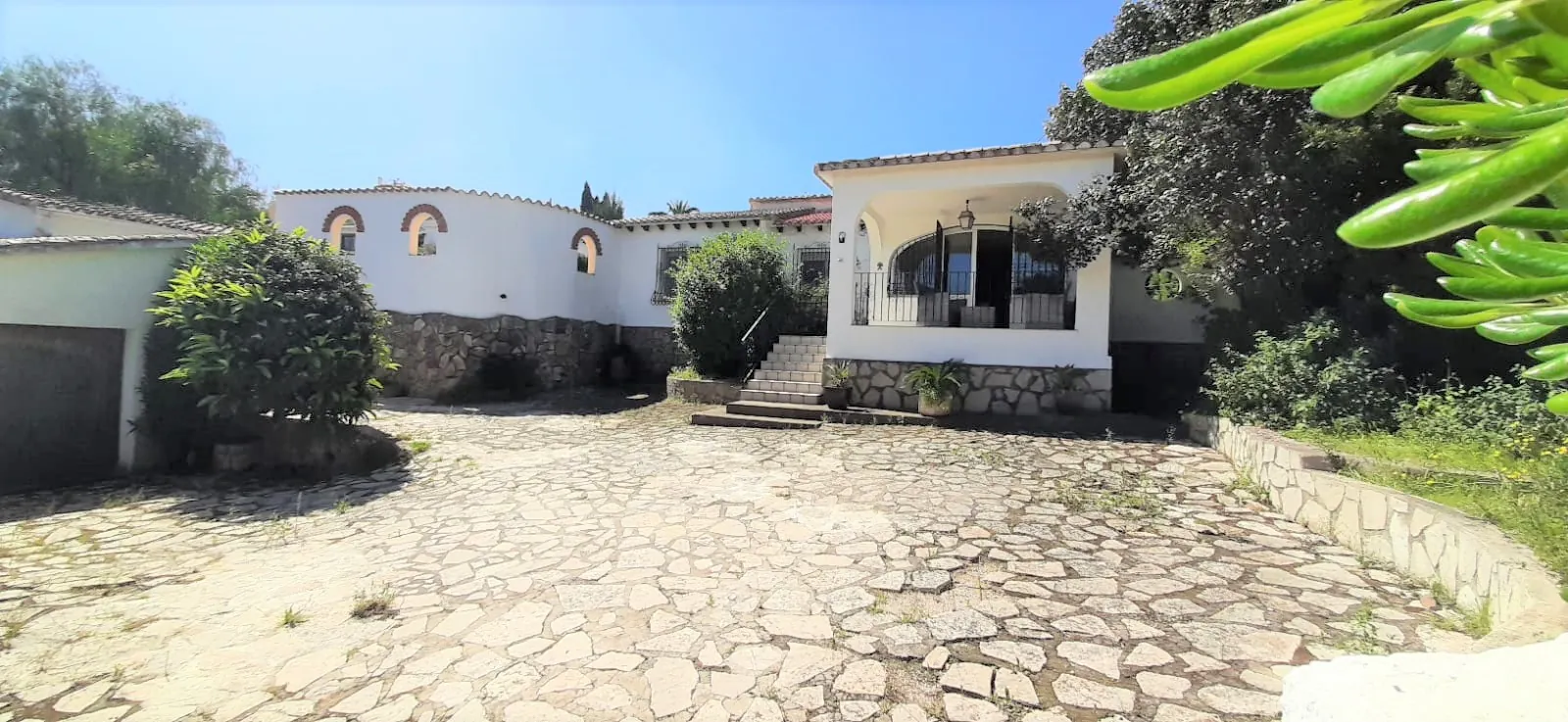 Villa con apartamento independiente y vistas al Montgó, Dénia