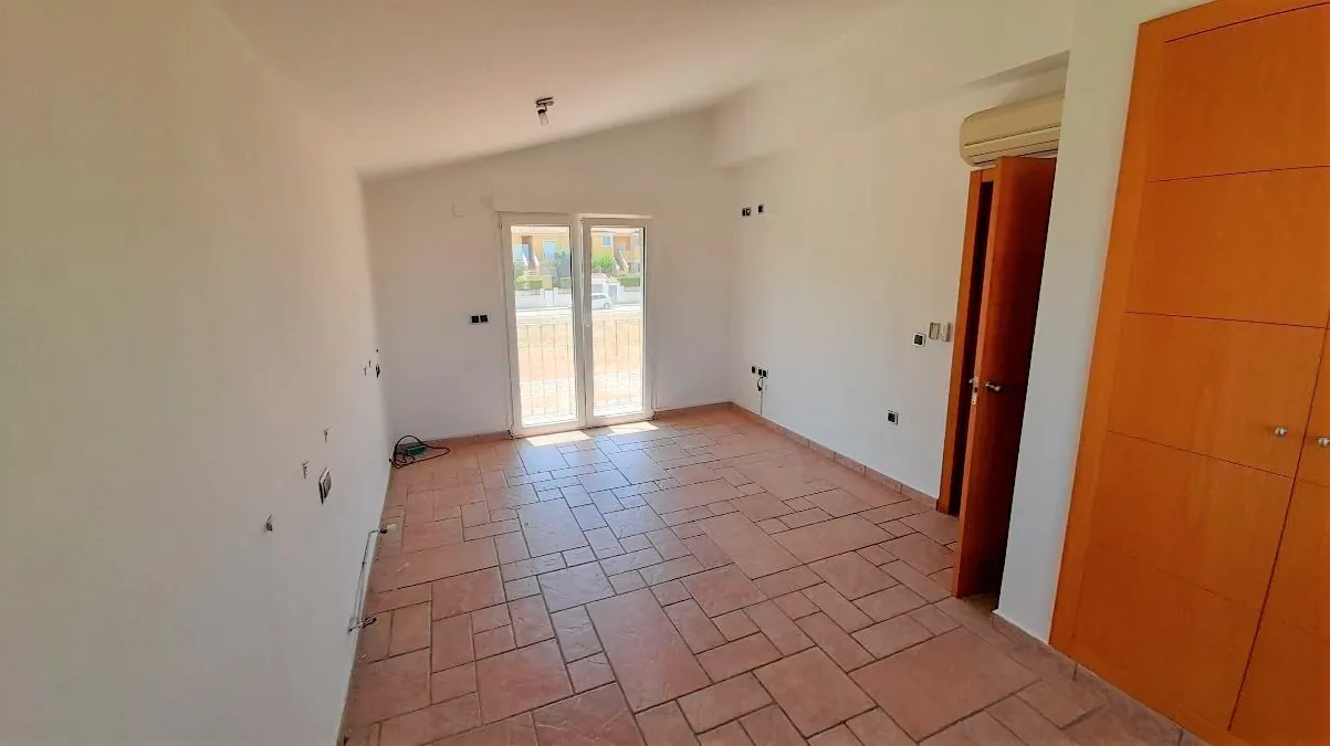 Adosado por pérgola en zona Alquerías de Dénia, a solo 1,5 km del centro