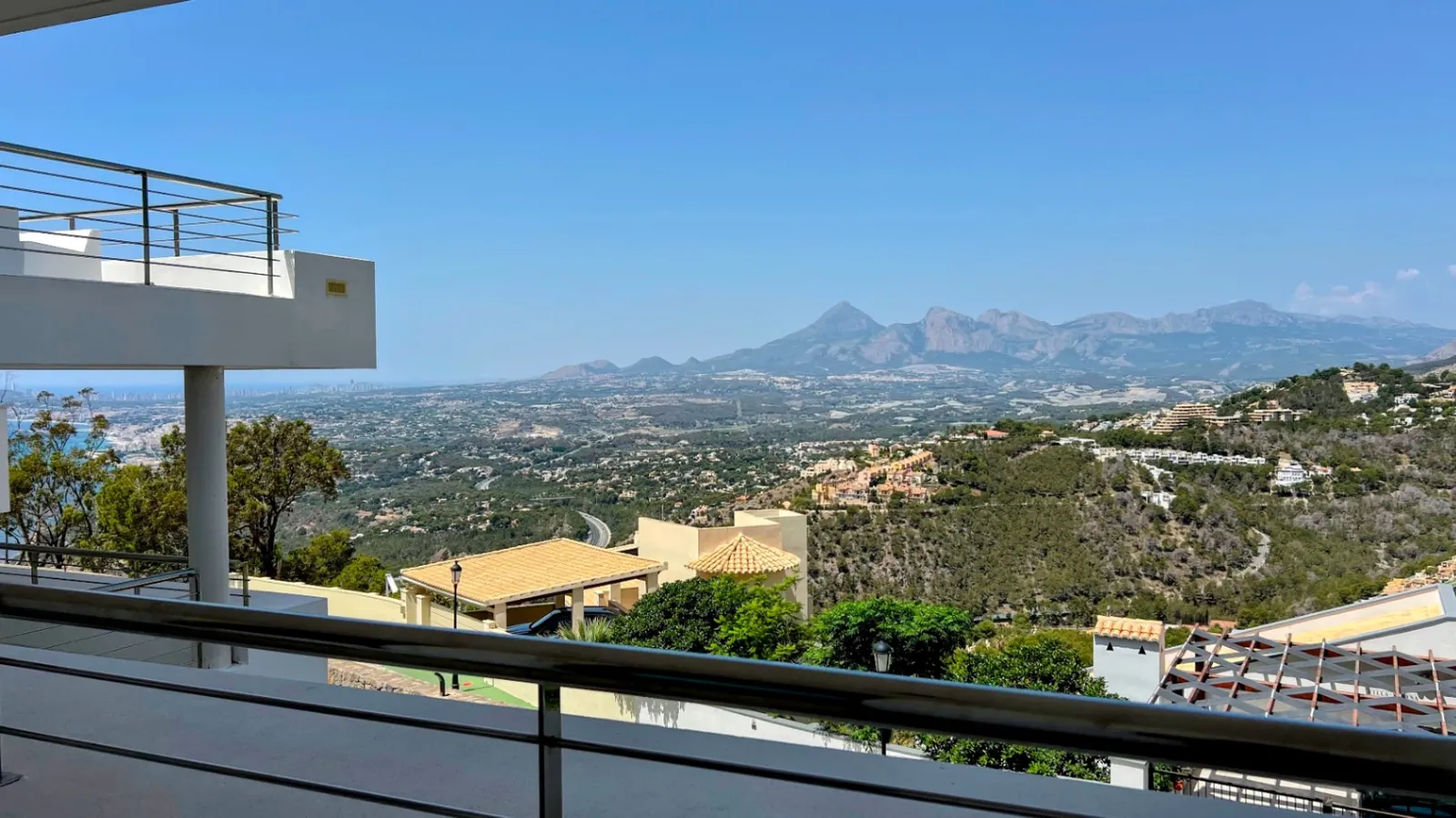 Villa Nereidas - Colección Exclusiva de 10 Villas Adosadas con Vistas Panorámicas en Altea