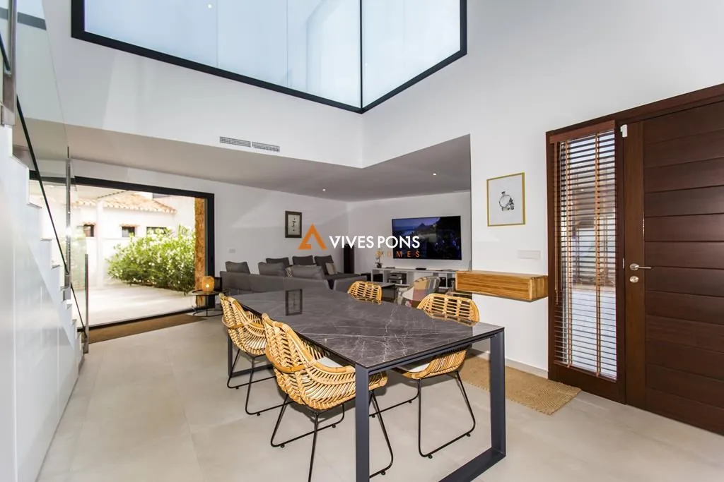 Villa moderna a solo 2,5 km de la Marineta Cassiana, Dénia