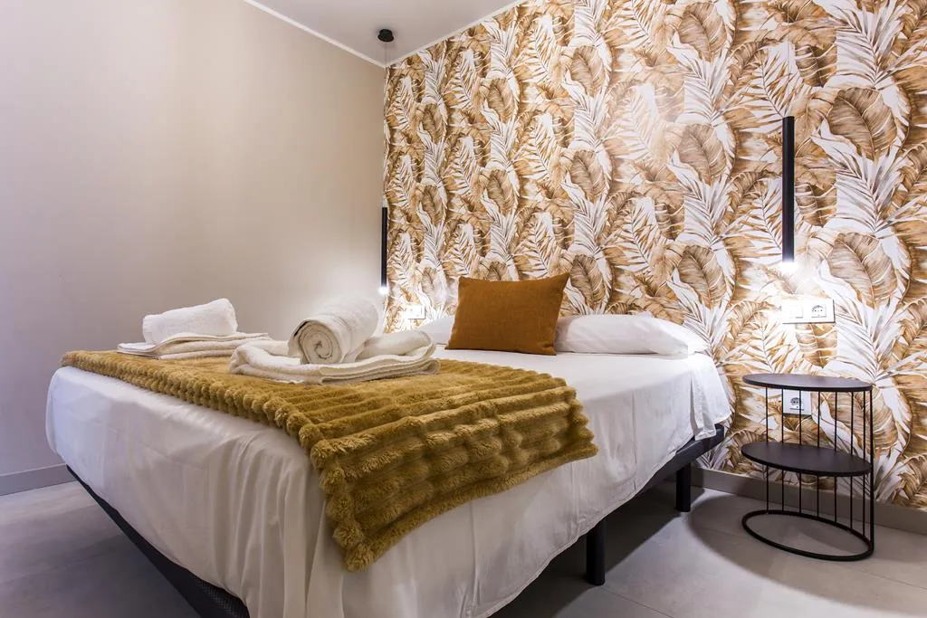 Reforma integral compuesta por cinco apartamentos y con licencia de alquiler turístico, Dénia centro