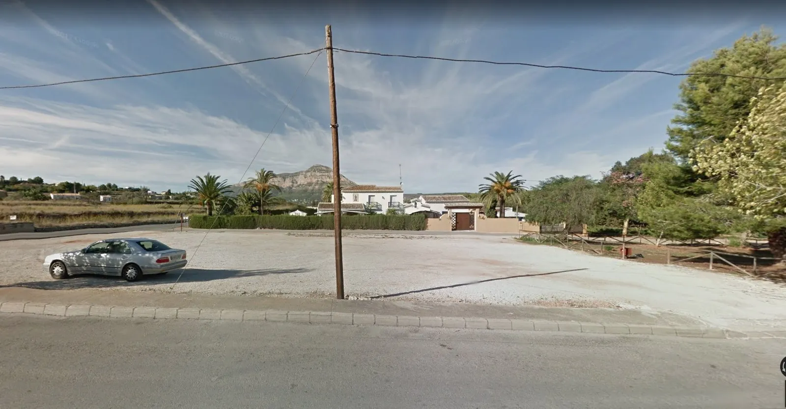 Excelente Parcela Comercial a al Venta en Carretera de Benitachel - Javea