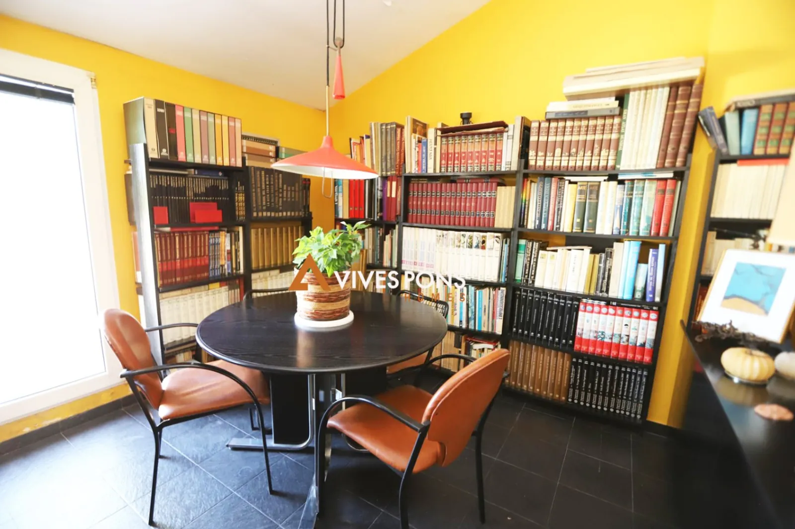 Amplia villa de estilo contemporáneo excelentemente ubicada, Dénia