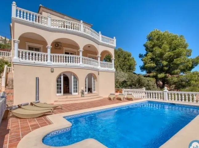 Venta. Villa/Chalet en Dénia