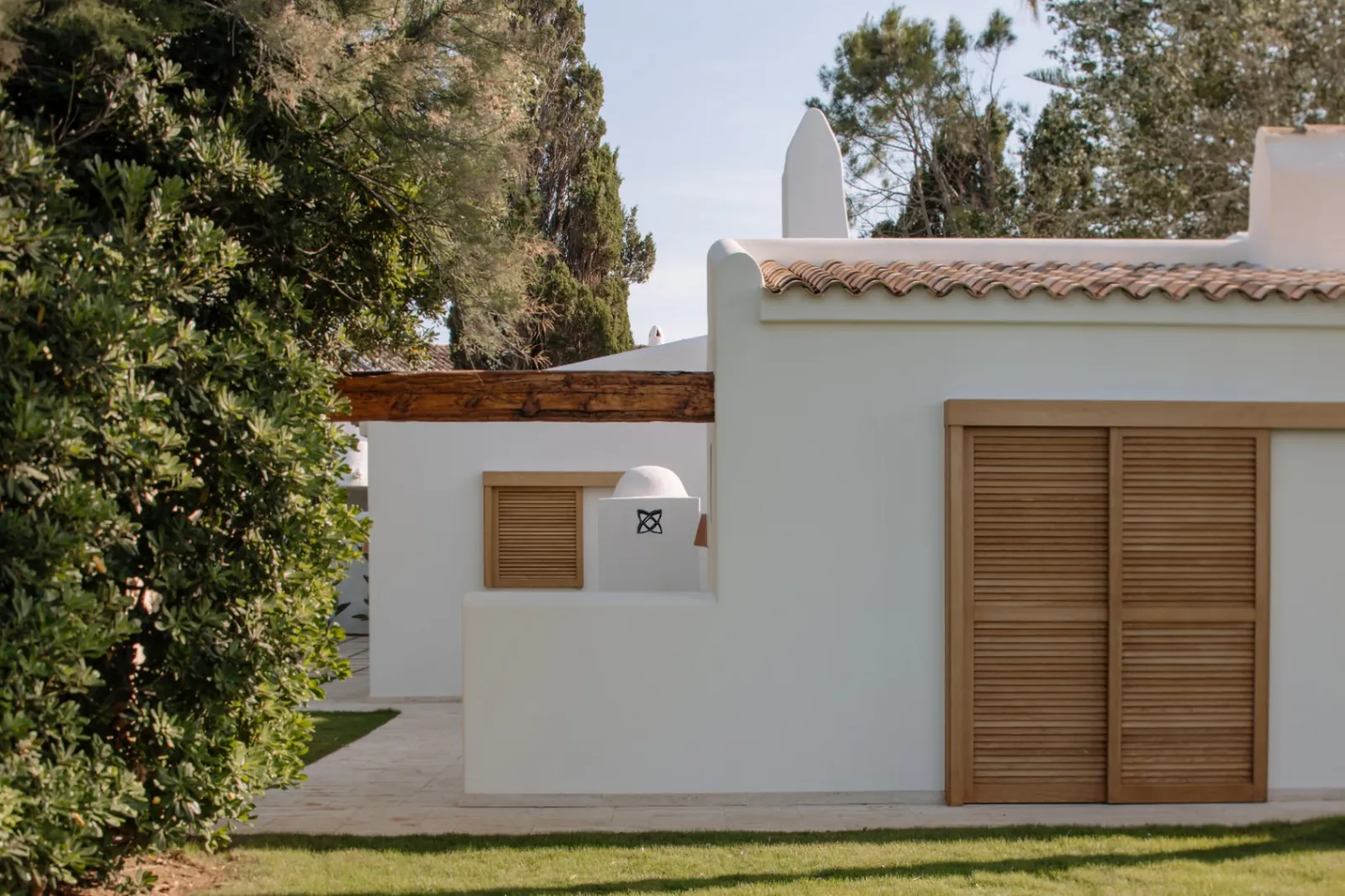 Villa en primera línea de mar renovada integralmente