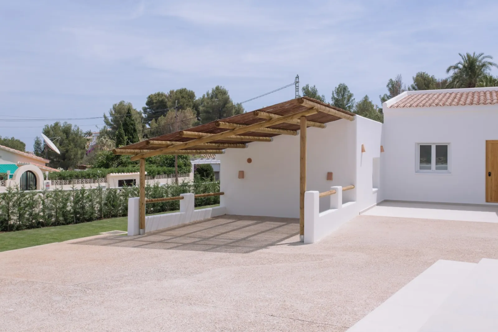 Villa con apartamento independiente, reforma integral, a 1,5 km de la Marineta Cassiana, Dénia