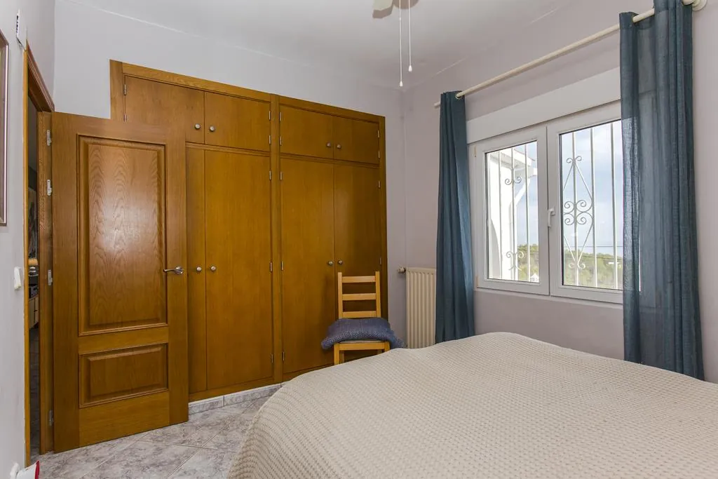 Villa con vistas al mar y en una sola planta en zona Florida, Dénia